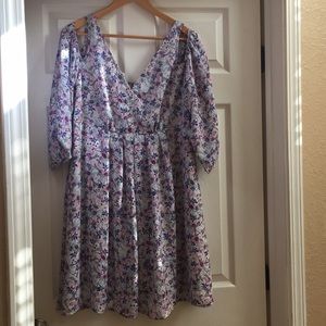 Disney•Alice• Cold Shoulder 3/4 Sleeve Dress